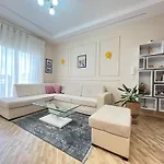 George Luxury Apartment Vlore