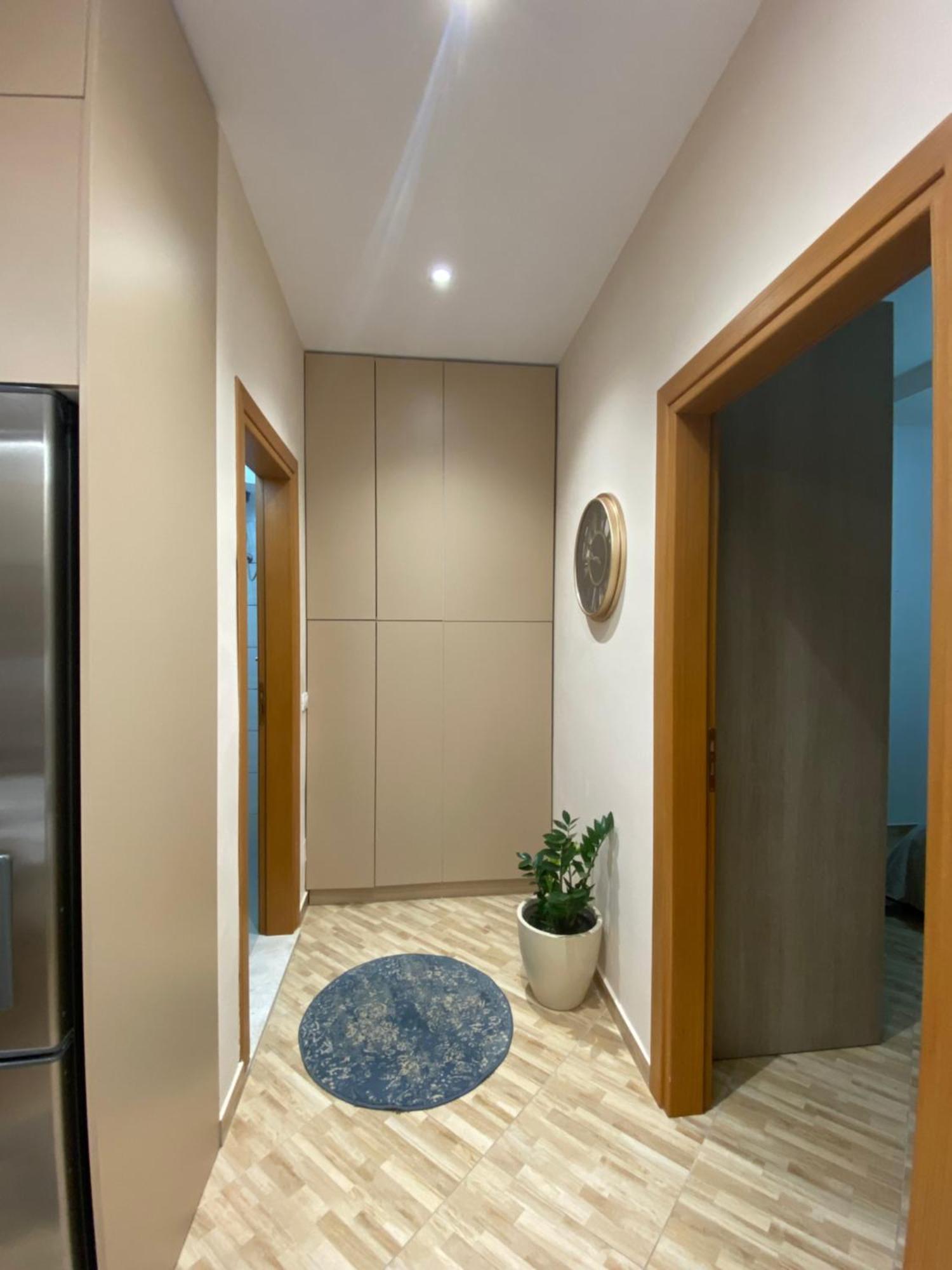 George Luxury Wlora