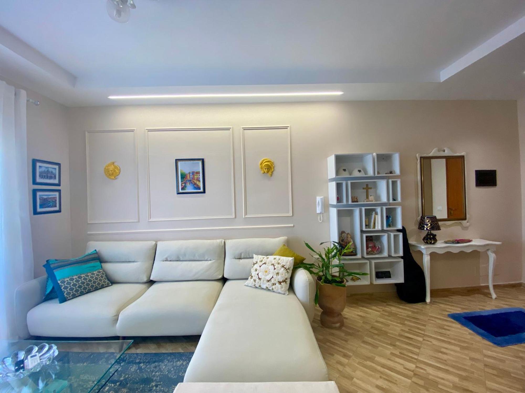 George Luxury Wlora