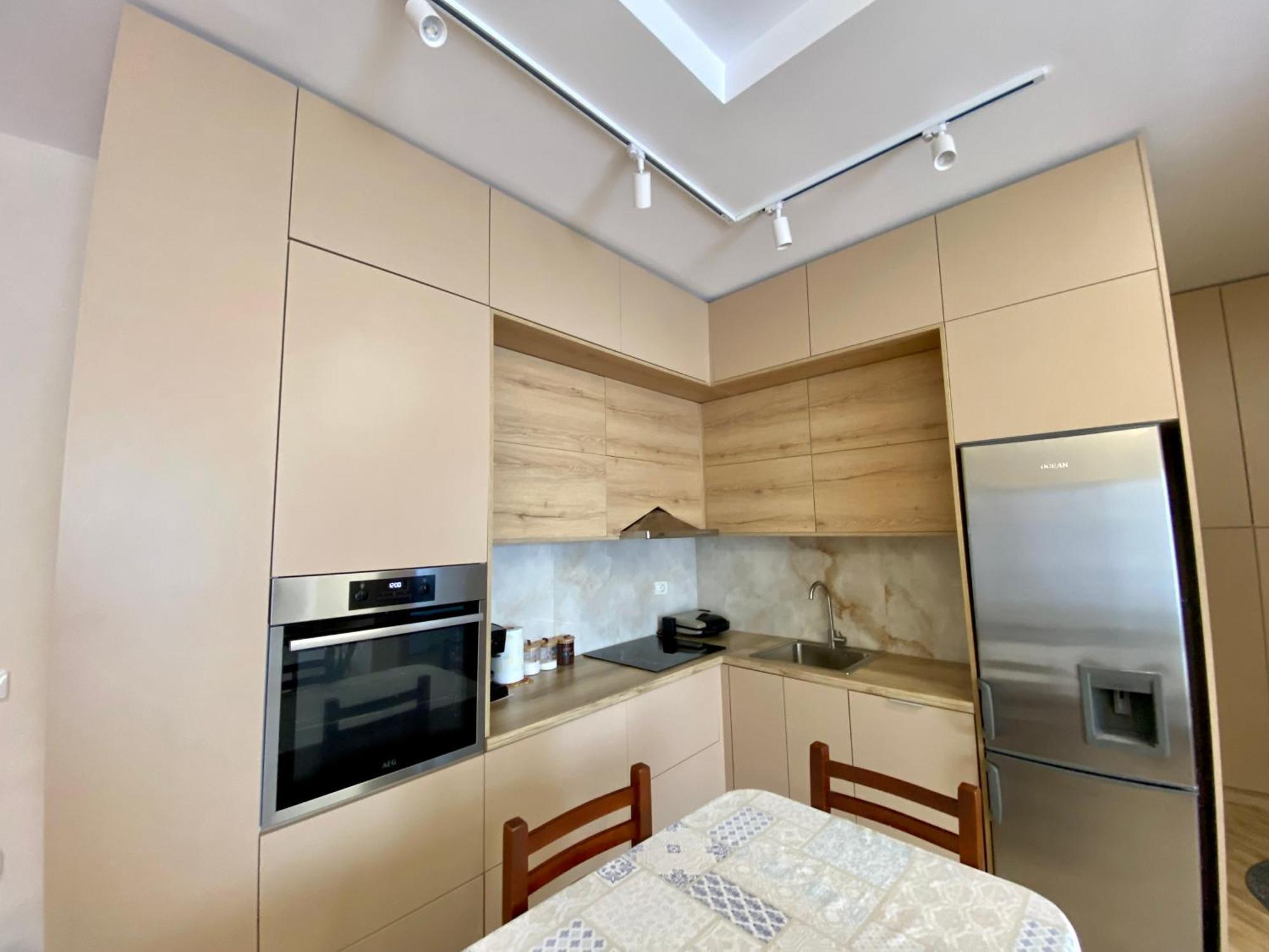 George Luxury Wlora