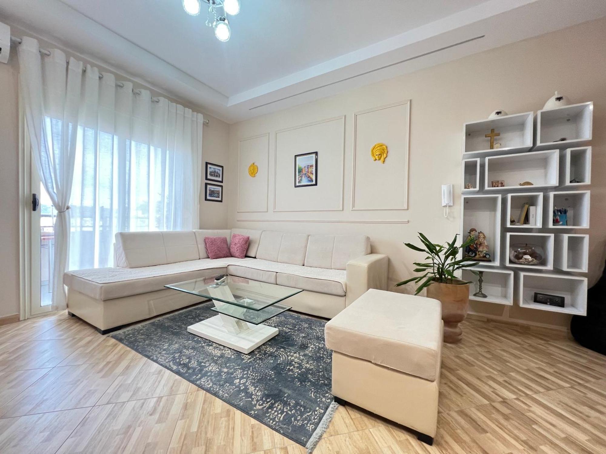 George Luxury Wlora